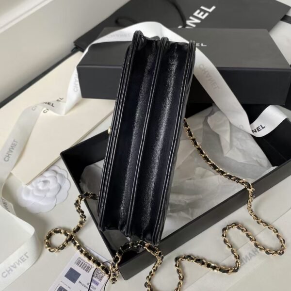 Chanel 24P AP3803 Shiny Crinkled Lambskin Chain Clutch Pearl Handle Black